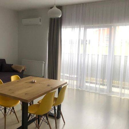 Апартаменты Smart Apartament Орадя Экстерьер фото