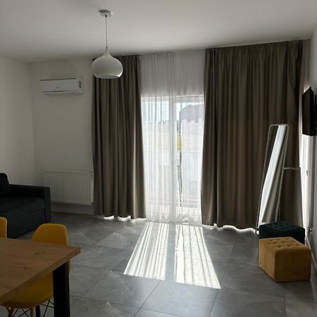 Апартаменты Smart Apartament Орадя Экстерьер фото